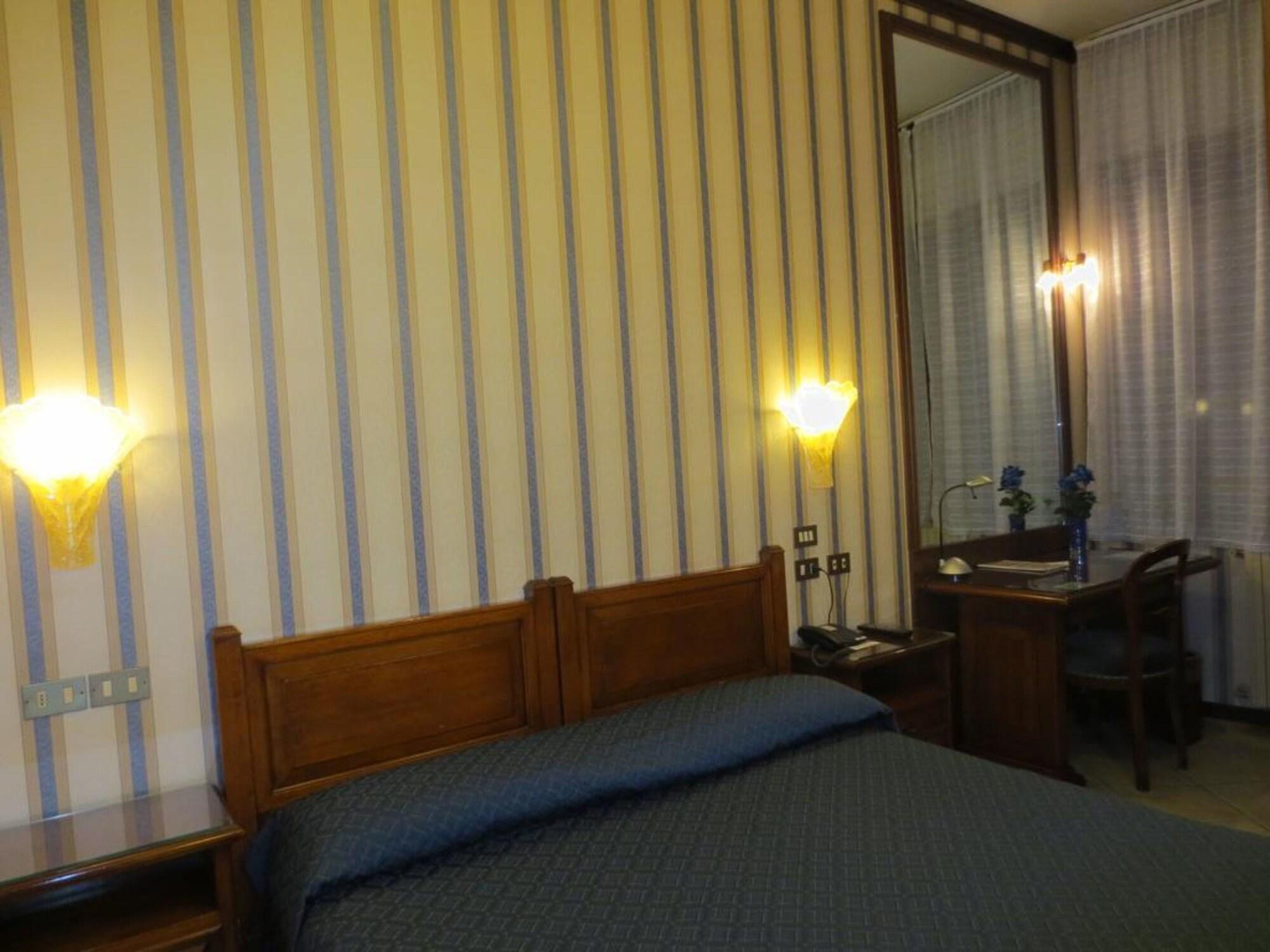 Hotel Italia City Center Mantua Zewnętrze zdjęcie